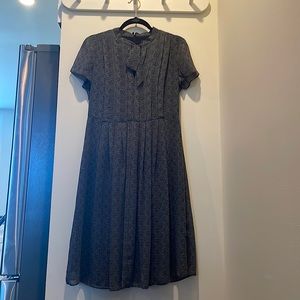 Ann Taylor (Size 6) Black and White Patterned Work Dress